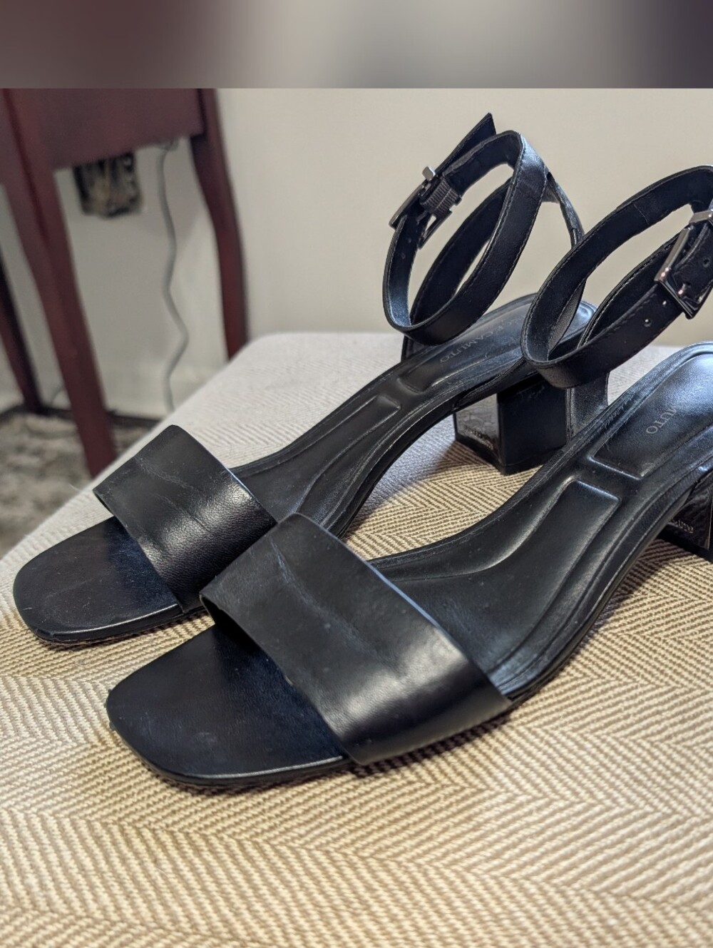 Vince Camuto Black Leather Sandals Size 8.5